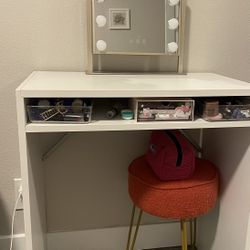 Vanity table / Mirror 