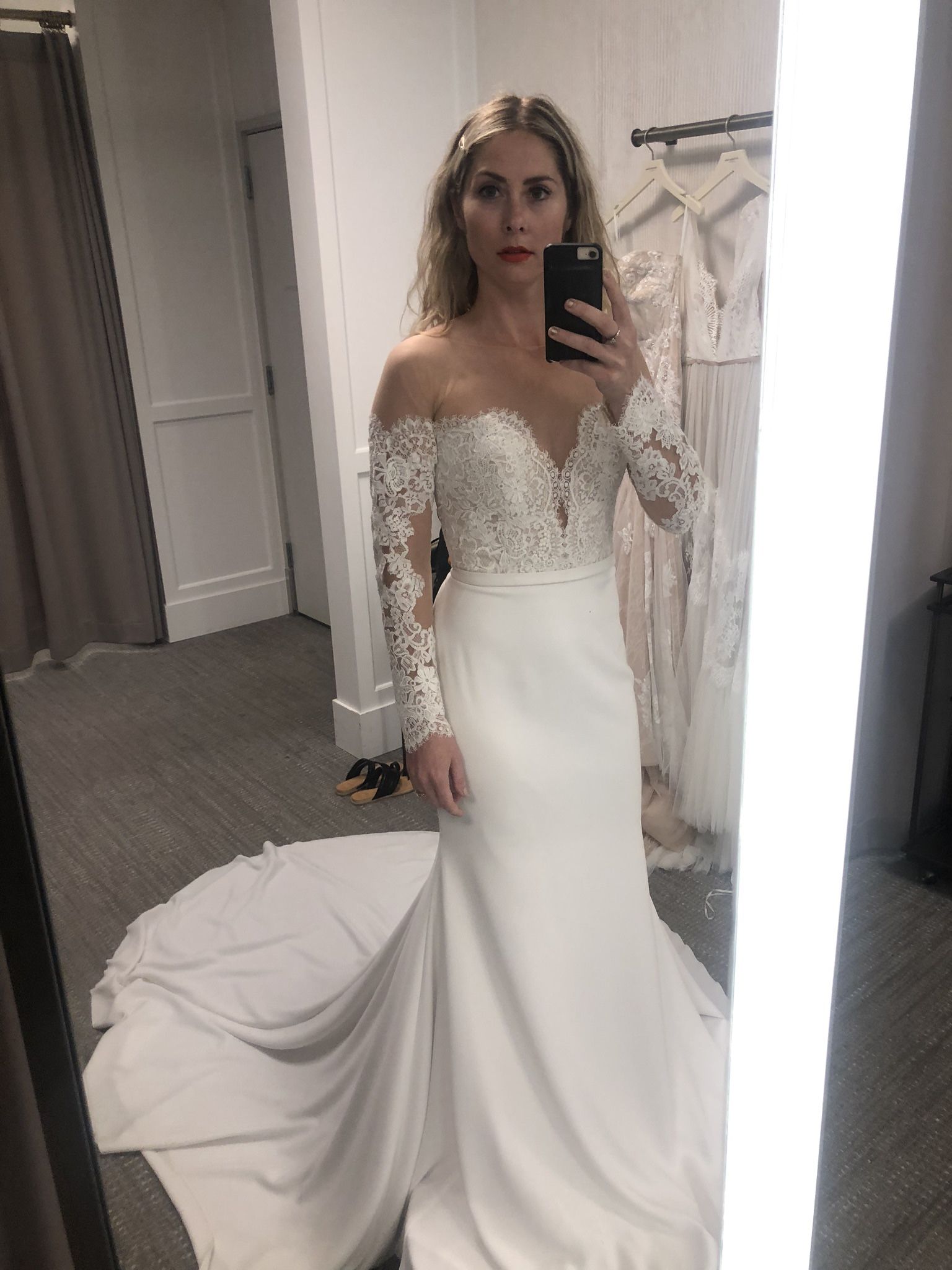 Pronovias dracma top