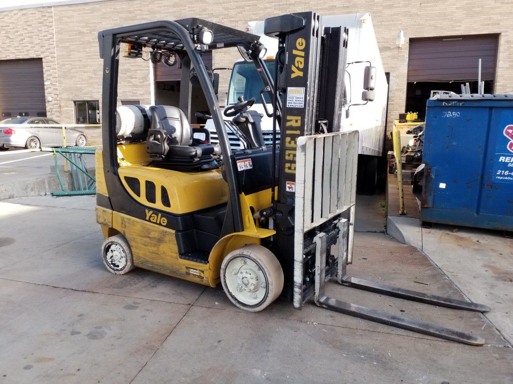 Clean 2015 Yale GLC050 forklift, Runs well, Side-shifting fork positioners! LAST ONE LEFT!