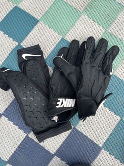Linemen gloves and arm pad