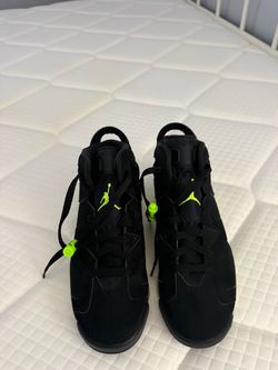 Air Jordan Black Electric Green Sneakers Size 6.5y