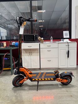 Dual-motor high-speed electric scooter