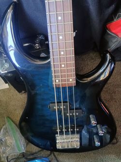 Bass guitar