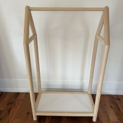 Kids clothing rack / wardrobe