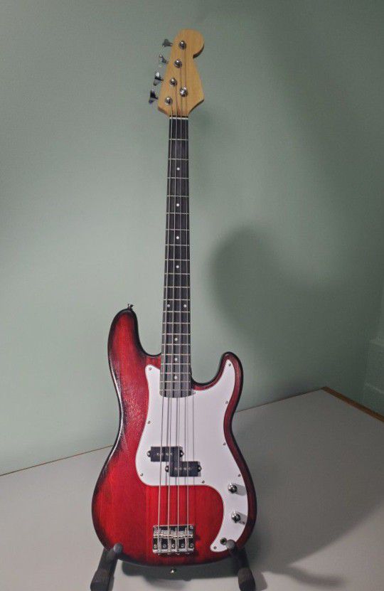 Fender Precision Style Bass