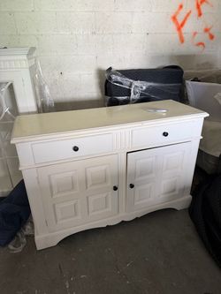 Lexington Furniture 2-Piece China Cabinet / Buffet & Hutch – White Finish