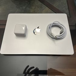 MacBook Air 13 Inch M2 512GB (2023)
