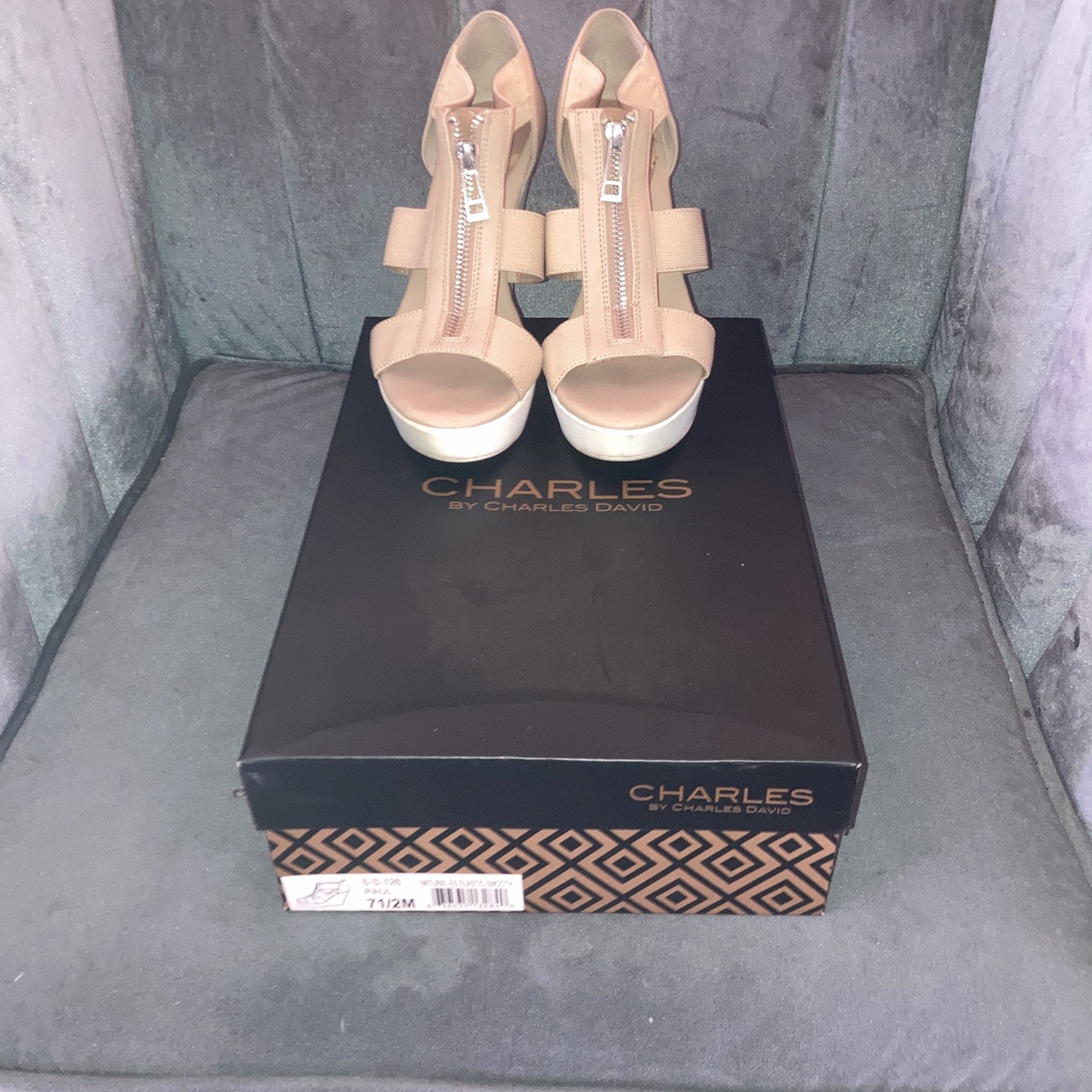 Charles David wedges size 7.5