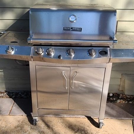 BBQ Grill Front Avenue for Sale in Issaquah WA OfferUp