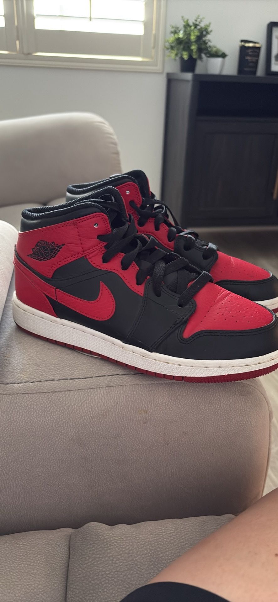 Jordan’s size 4.5 Y