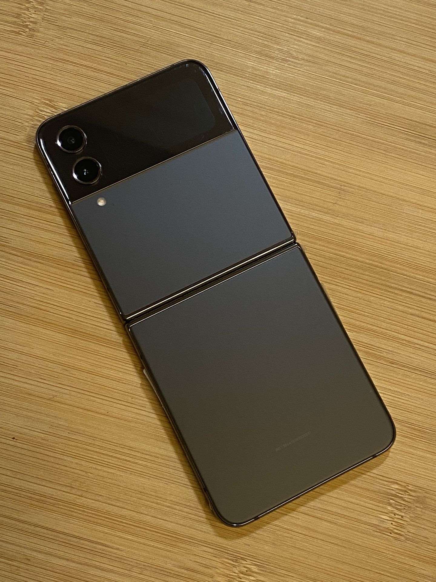 Galaxy Flip 4 Fully Unlocked