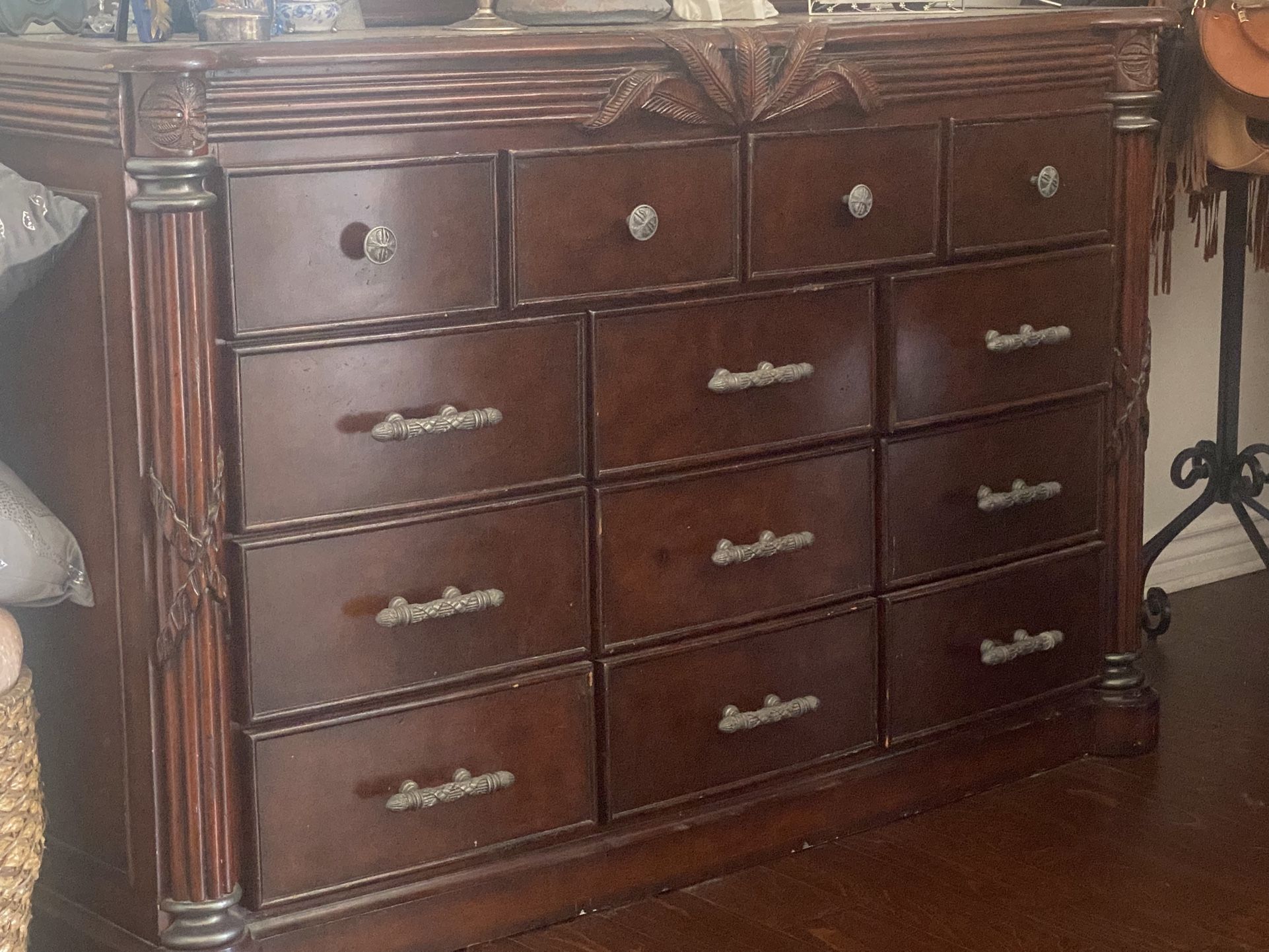 Bedroom Dresser Drawers With Mirror