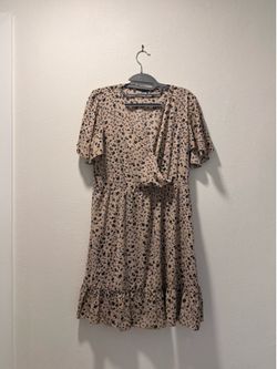 Women’s floral wrap dress size large