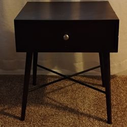 Cute End Table / Night Stand $10