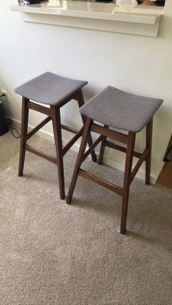 2 Barstools
