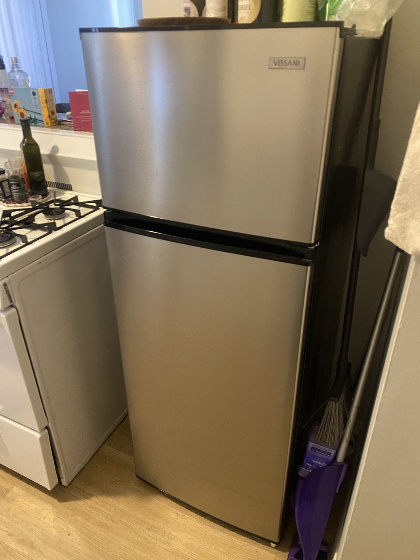 Vissani Mini Refrigerator