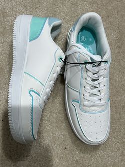 Women’s casual sneakers, size 9