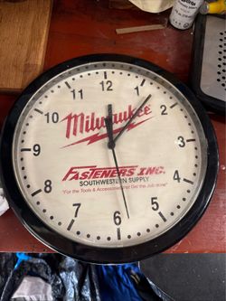 Milwaukee Fasteners Clock NOT WORKING