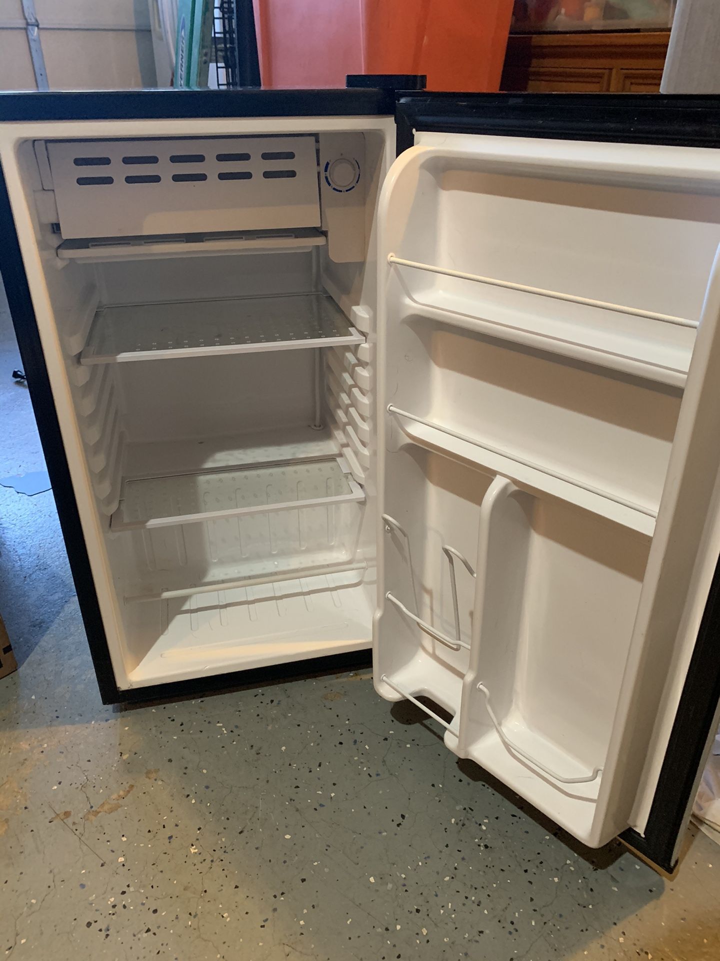 Igloo mini fridge