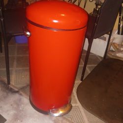 LARG RED STEP OPEN TRASH BIN WITH REMOVABLE BIN INSIDE 15 FINAL PRICE