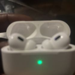 2 Generation Apple Air Pods