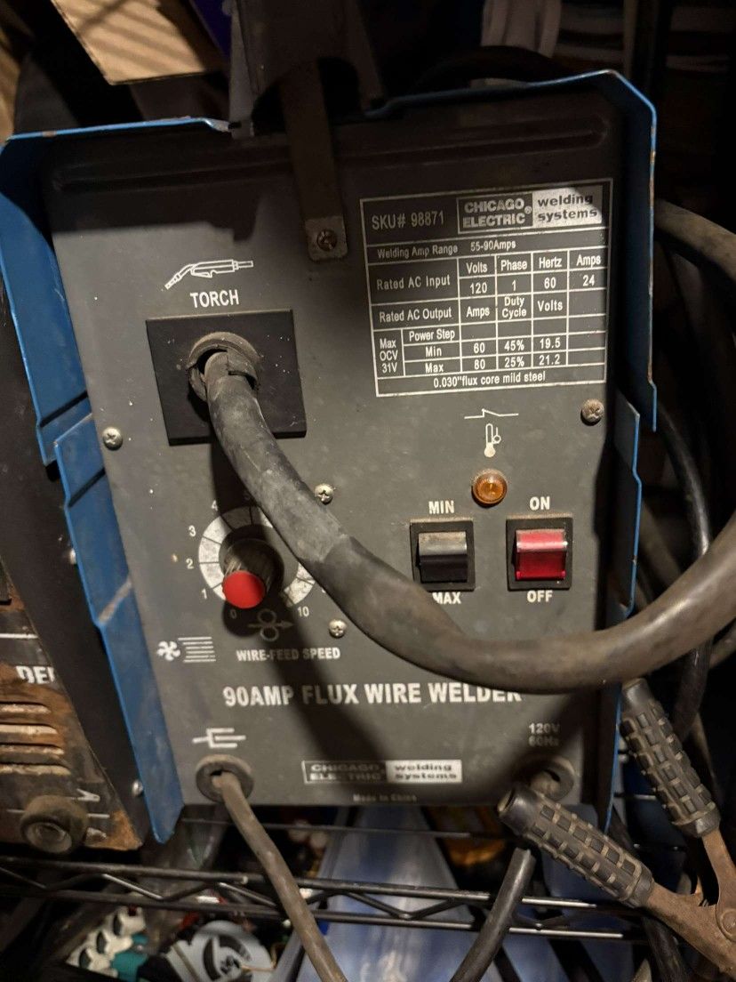 2 Wire Welders & 2 Helmets