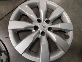 Toyota. 16" wheel cover