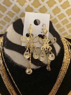 aretes de oro laminado. Laminated gold