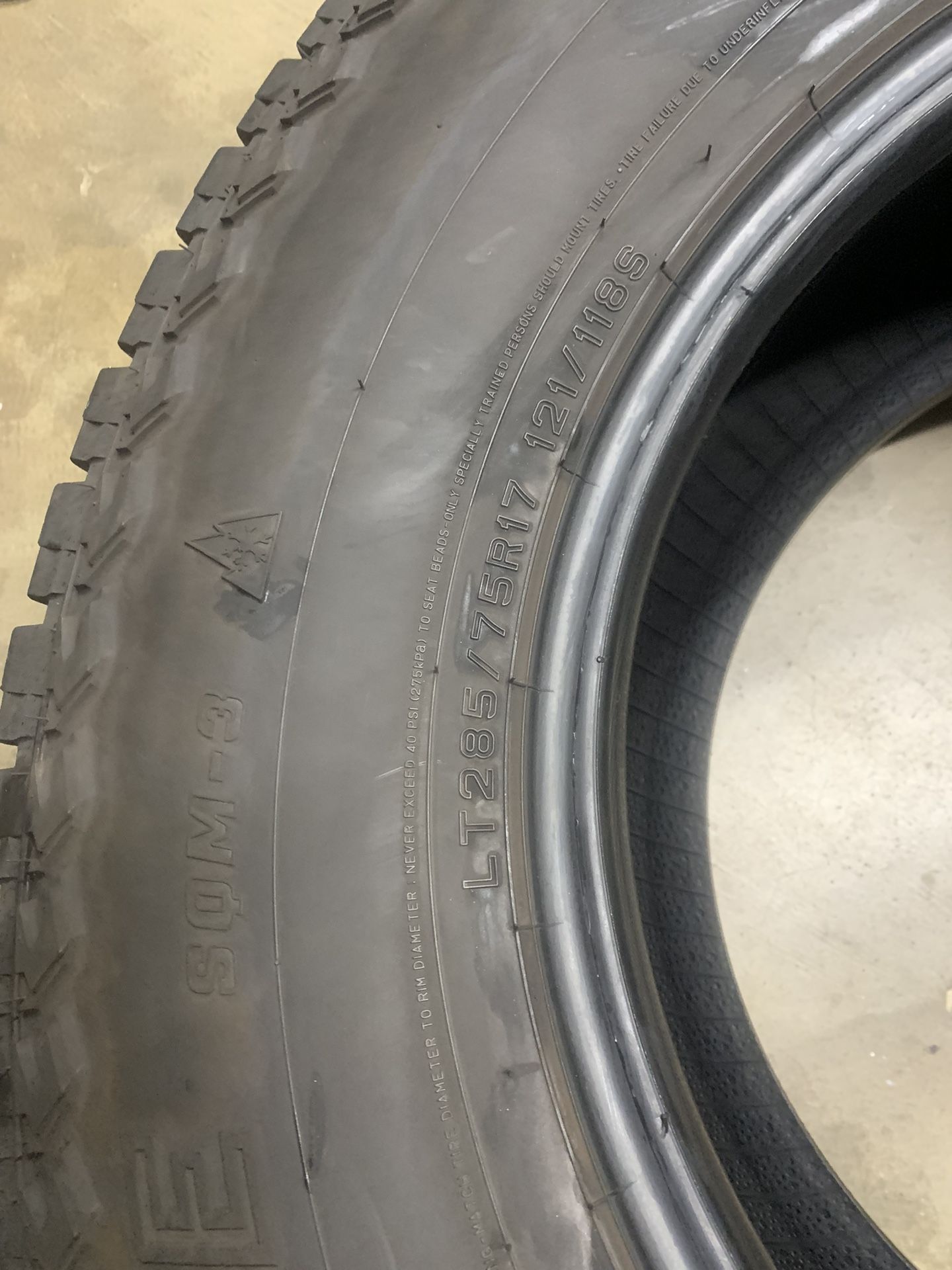 Les Schwab Tires Falcon - d9glo7v