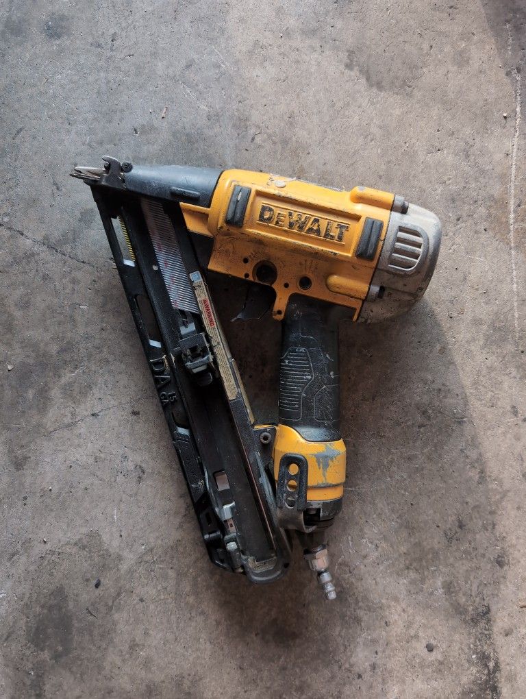DeWalt Pneumatic Nail Guns