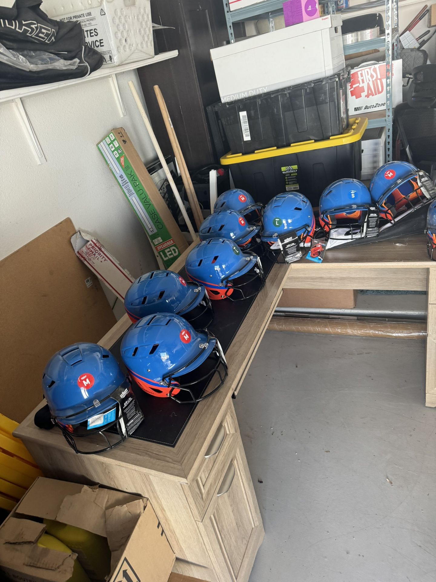 Softball Fast pitch Gloves Bags Helmets Bats
