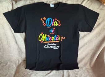 Día de Muertos XL Cancún Mexico Graphic T-Shirt