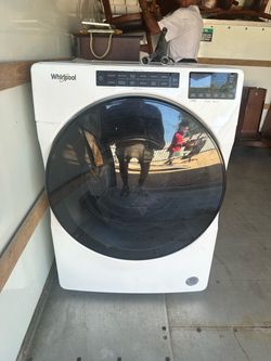 Whirlpool Front Load Washing Machine