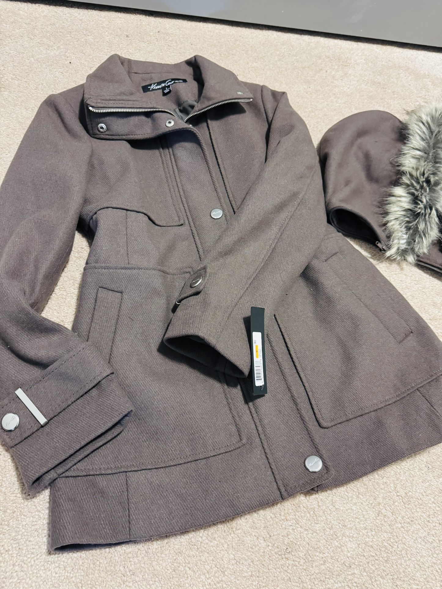 New Kenneth Cole Coat Small With Tags