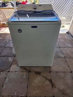 Maytag Washer works sometimes dont know whats wrong it. Im sure its fixable.