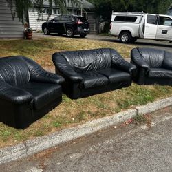 Black Couch And 2 Matching Love Seats