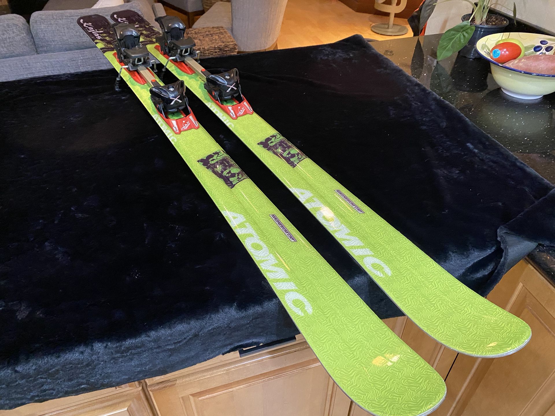Atomic Kailas 6714 Telemark/Alpine Touring Ski Setup (174cm)