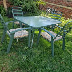 Green Metal Rectangular Patio Glass Top  Table 54"×38"  4 Chairs