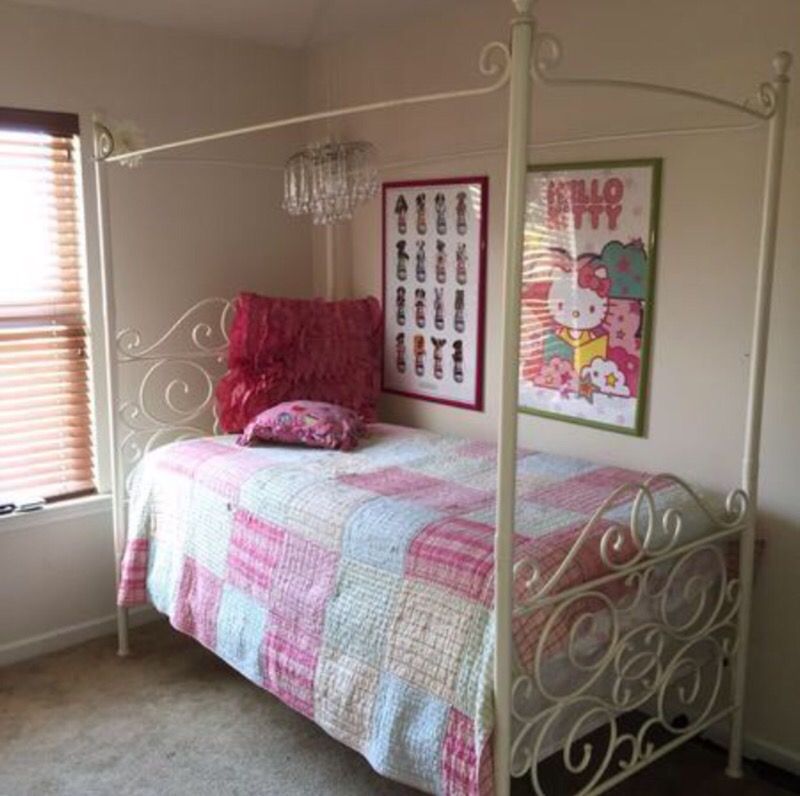 Bombay Kids Canopy Bed