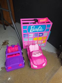 2 Barbie car and closet