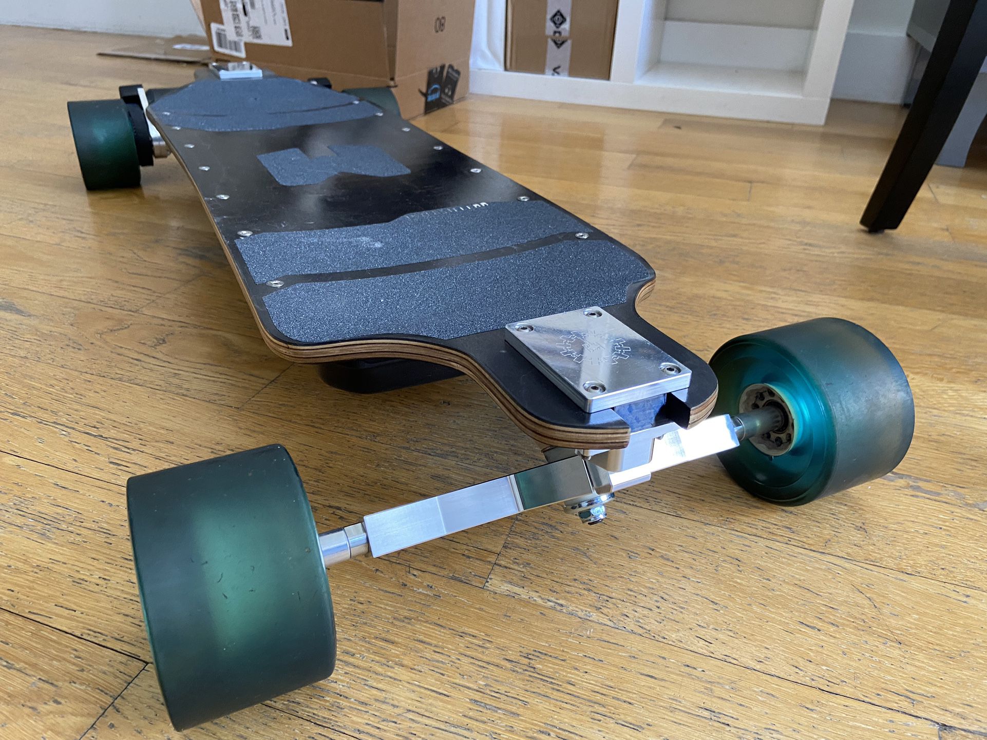 Mboards Interstellar 2.0 Electric Skateboard 