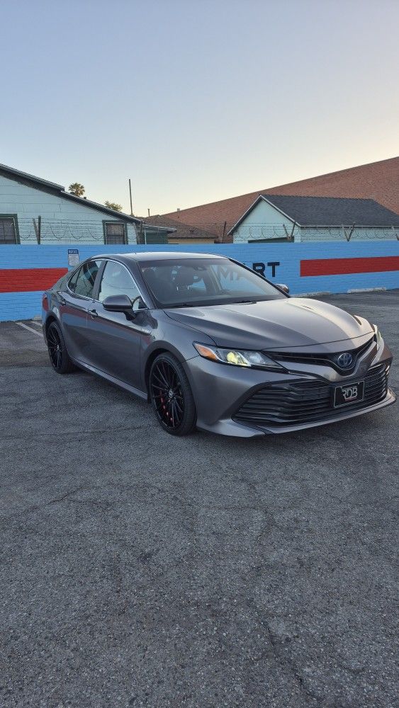 2020 Toyota Camry Hybrid