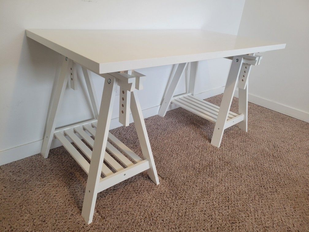 White Table - Adjustable Height 