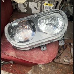 08-14dodge challenger front headlight left