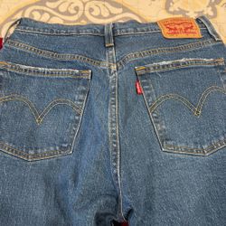 Women’s Levi Pants