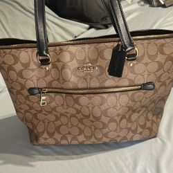 Coach Tote 
