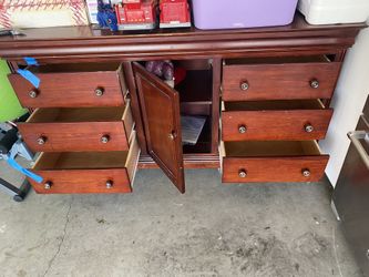 Full Size bed and Dresser with mirror
