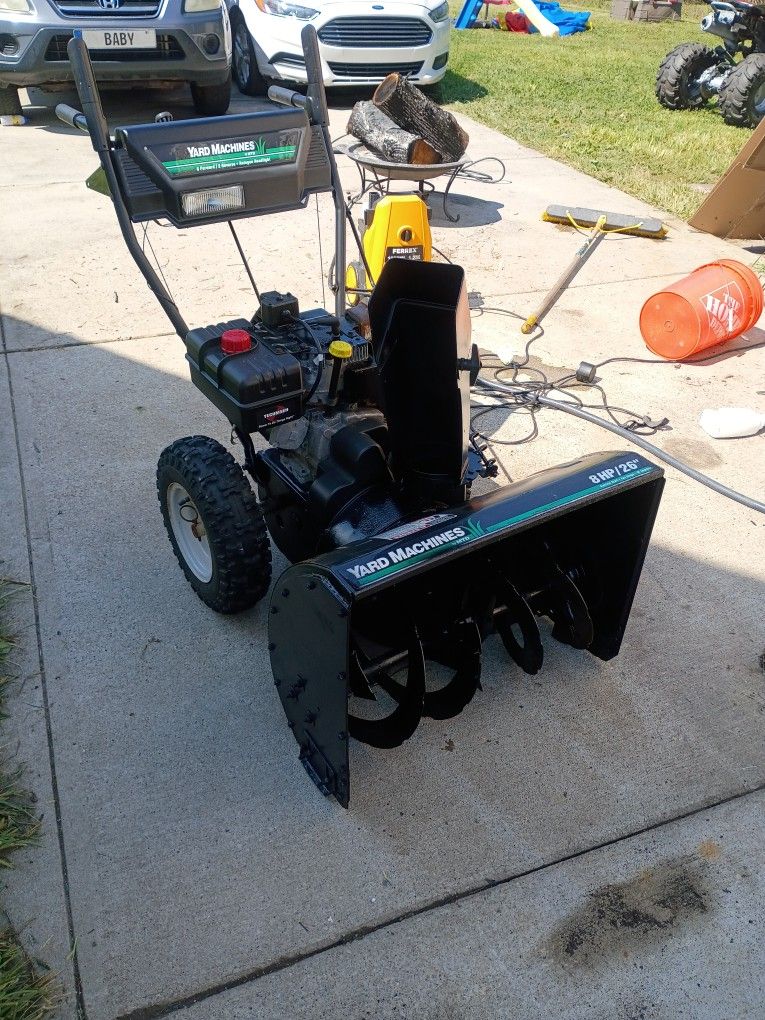 I Have A Eight Horsepower 26 Inch Electric Start Yard Machine Ready To Go Mint Condition
