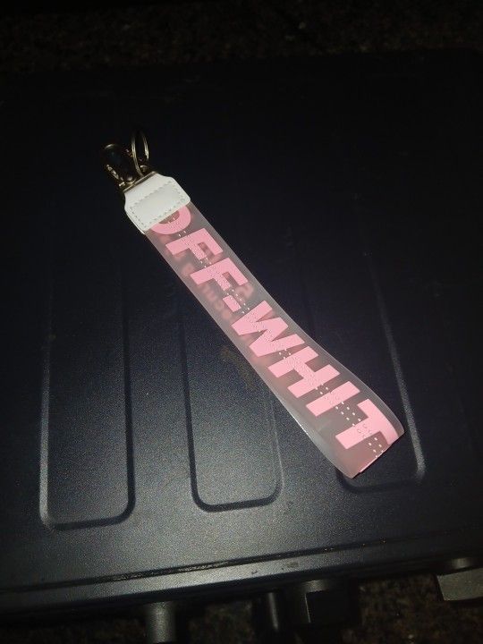 OFF WHITE keychain