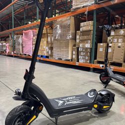 Double-motor big scooter